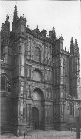 Fachada principal de la Catedral de Plasencia.