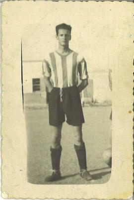 Retrato de Manuel Muñoz Palomino vestido de futbolista. Plasencia.