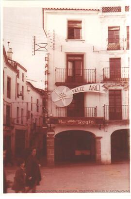 Edificio en la Plaza Mayor esquina Calle Zapatería. Plasencia.