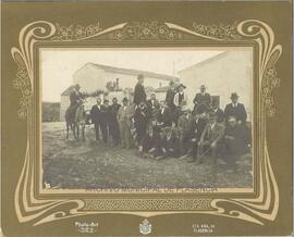 Retrato de grupo de hombres